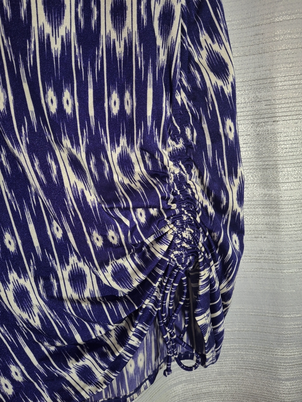 Athleta XL Blue and Cream Ikat-Print Performance Tank - Picture 3 of 9